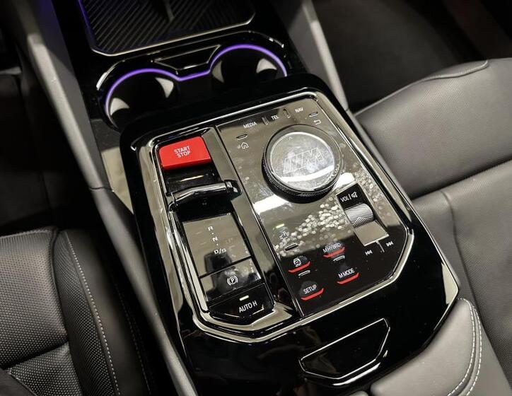 BMW M5 11