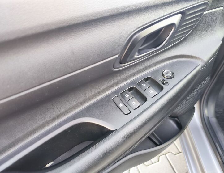 Hyundai i20 23