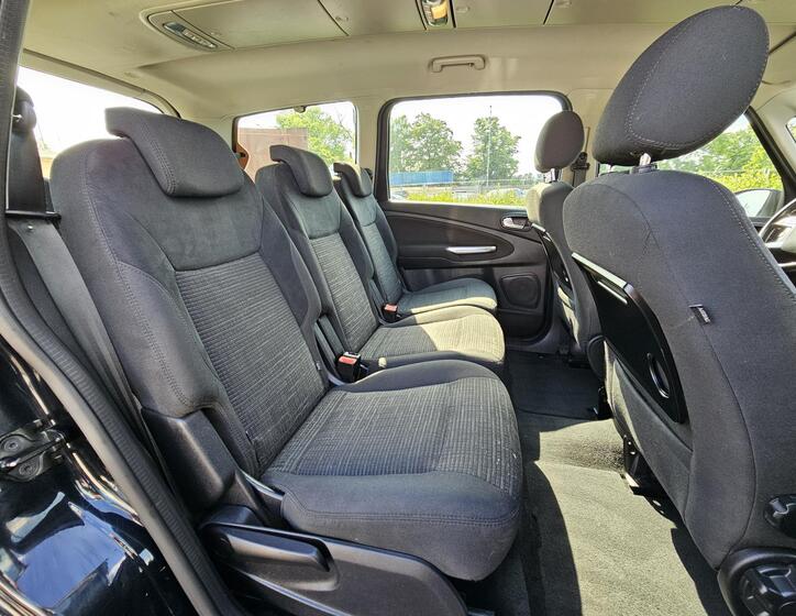 Ford Galaxy 26