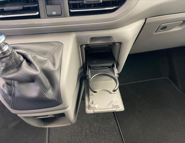 Volkswagen Caravelle 14