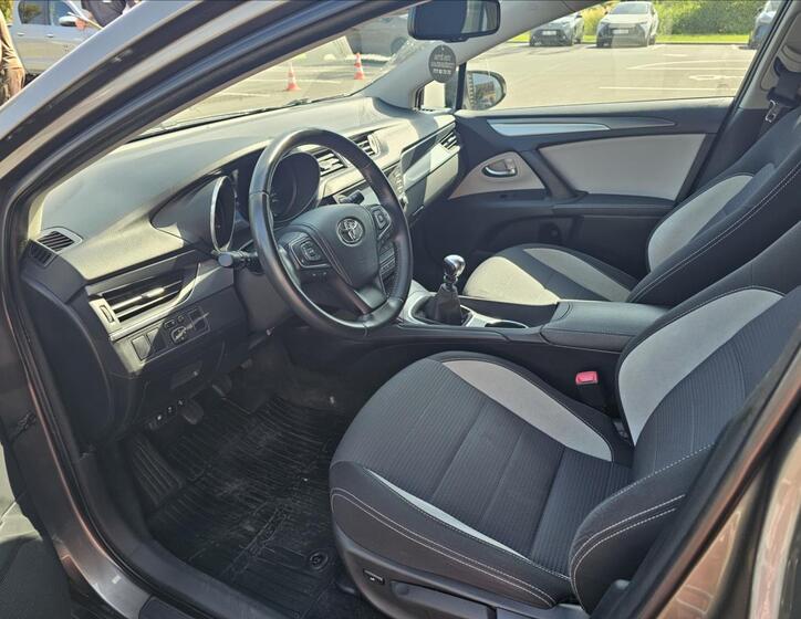 Toyota Avensis 7