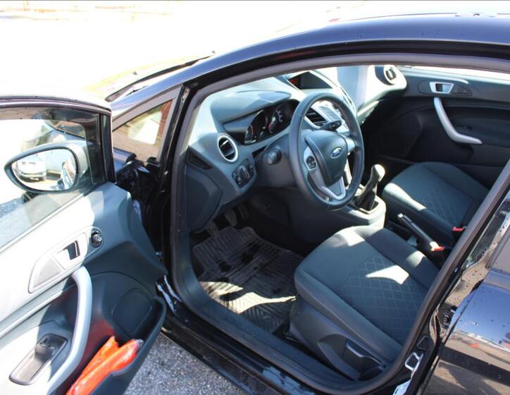 Ford Fiesta 9