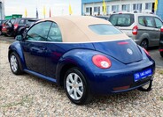 Volkswagen New Beetle 4