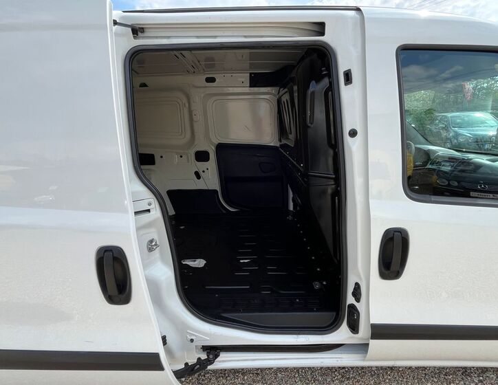 Opel Combo 16