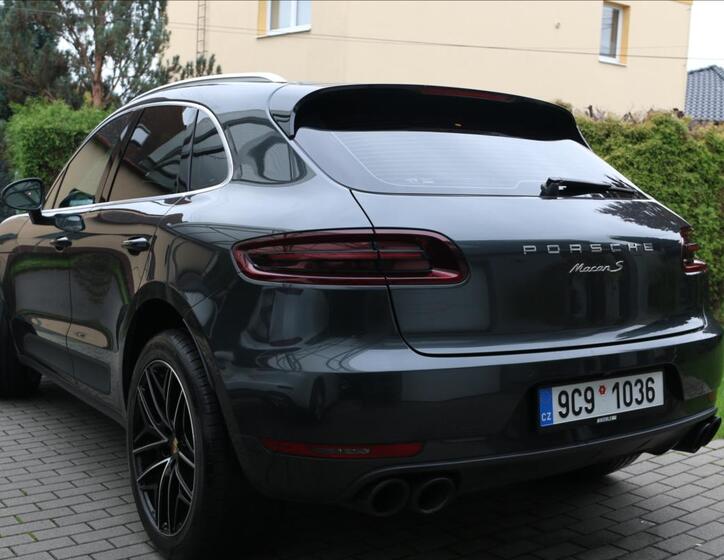 Porsche Macan 18