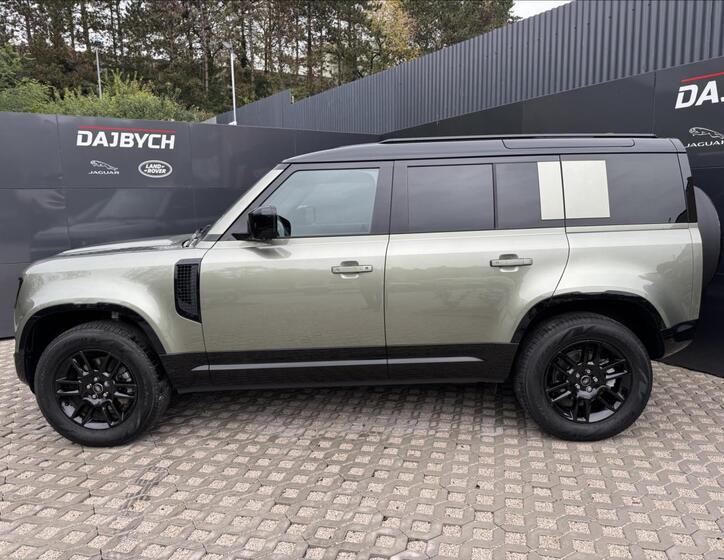 Land Rover Defender 5