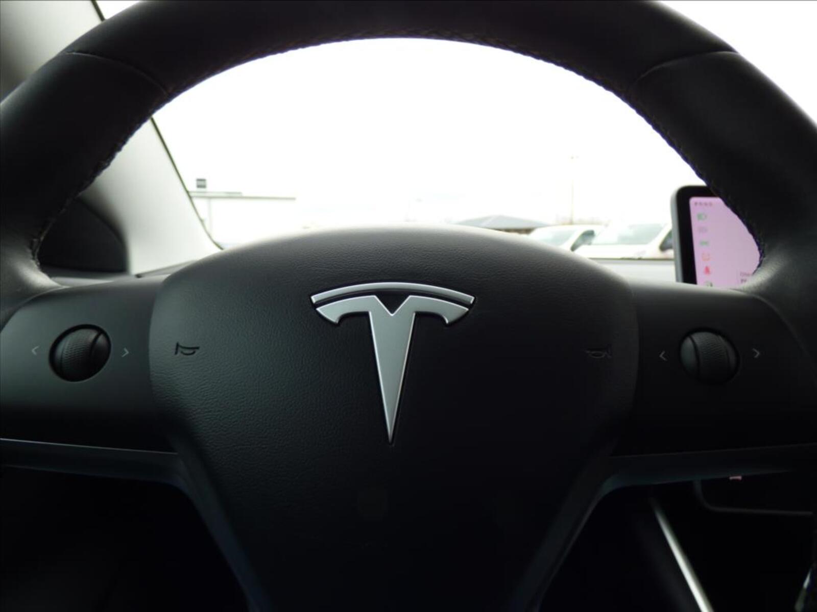 Tesla Model 3 11