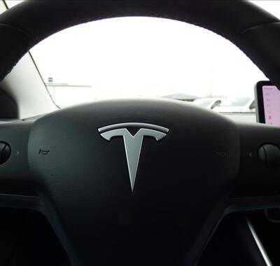 Tesla Model 3 11