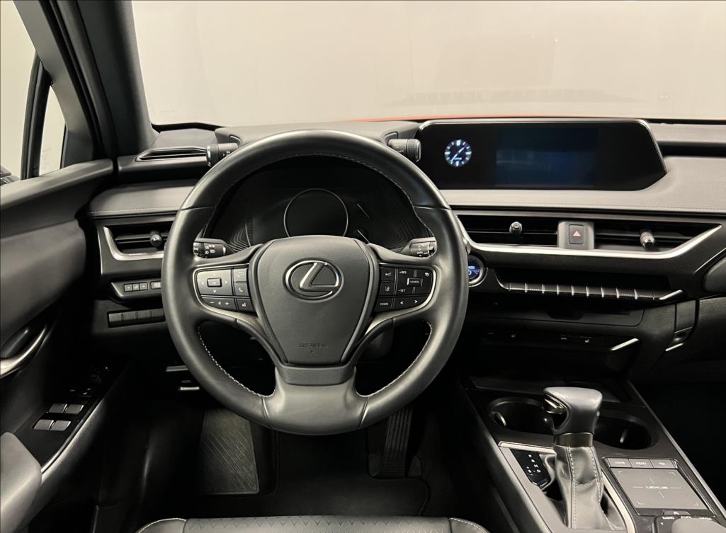 Lexus UX 250h