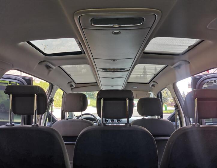 Ford Galaxy 13