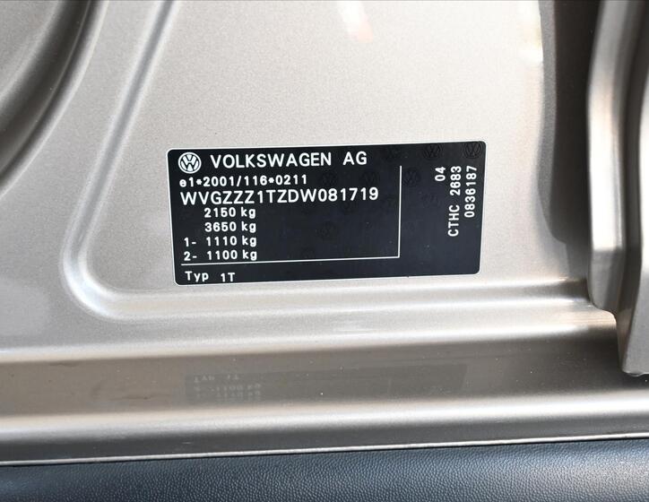 Volkswagen Touran 8
