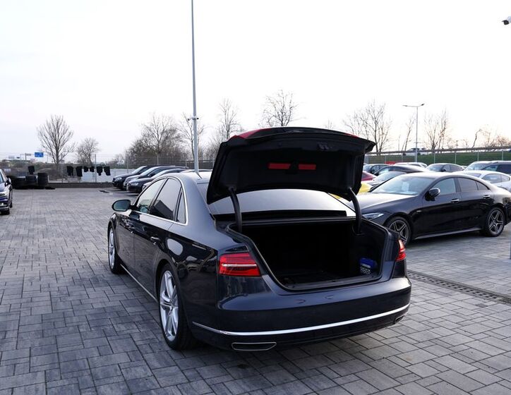Audi A8 11