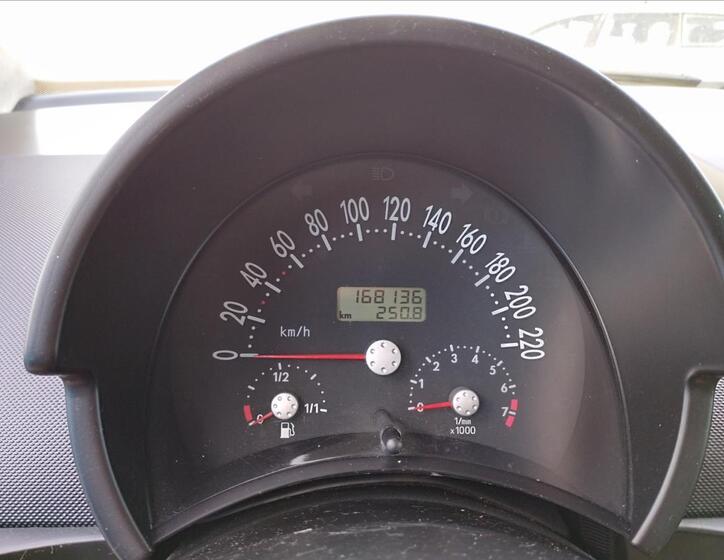 Volkswagen New Beetle 10