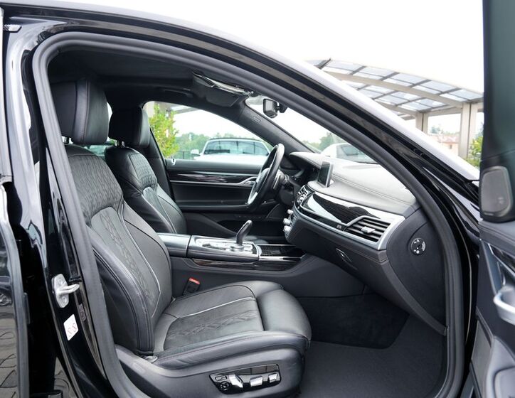 BMW Řada 7 25