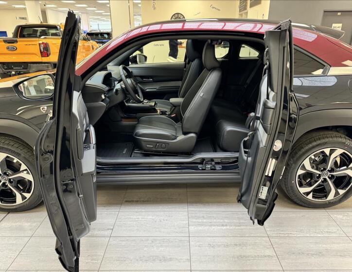 Mazda MX-30 10