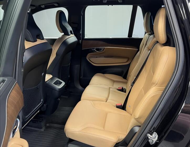 Volvo XC90 8