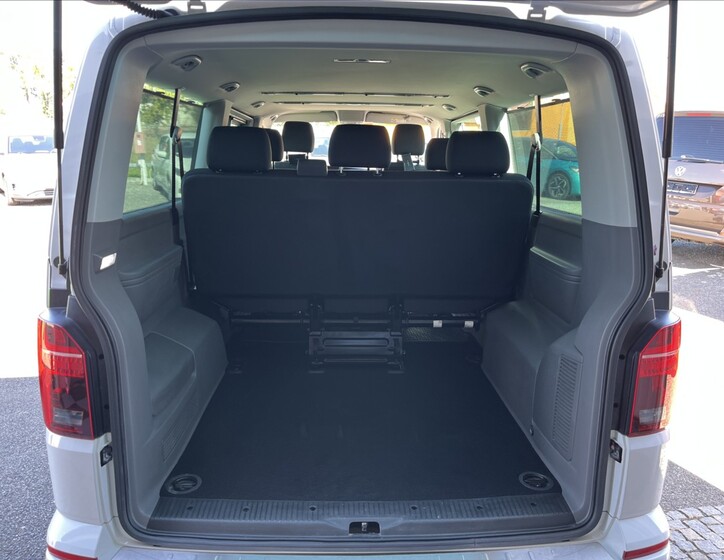 Volkswagen Caravelle 31