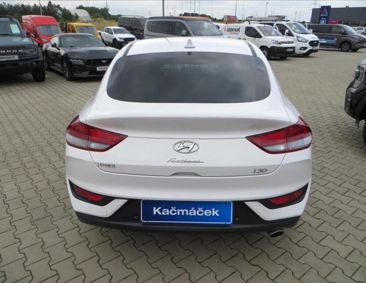 Hyundai i30 4