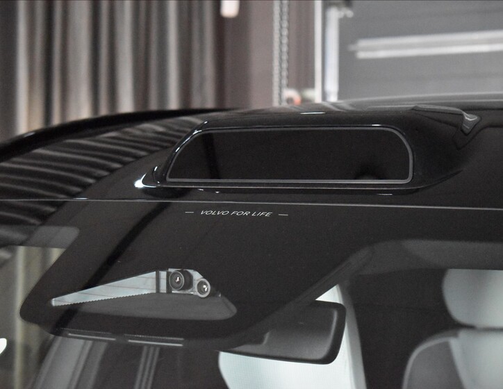 Volvo EX90 9