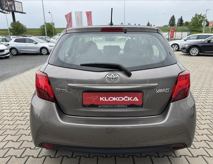 Toyota Yaris 6