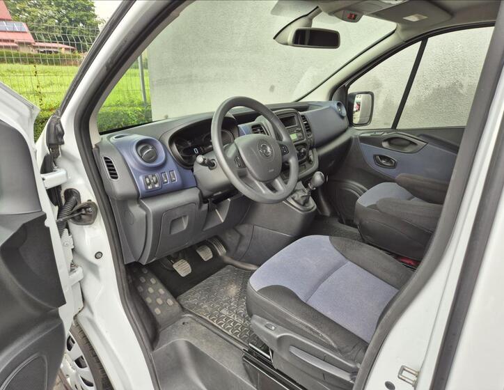Opel Vivaro 11