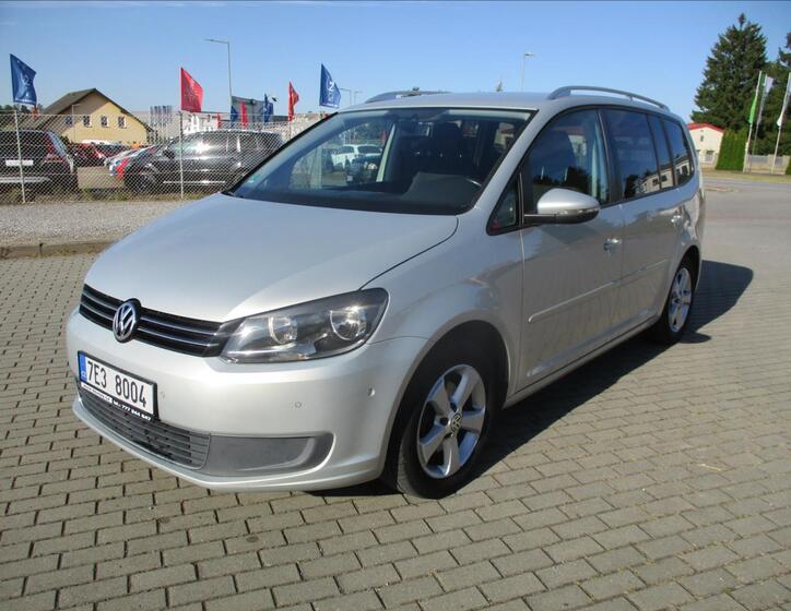 Volkswagen Touran 1