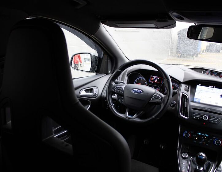 Ford Focus 12