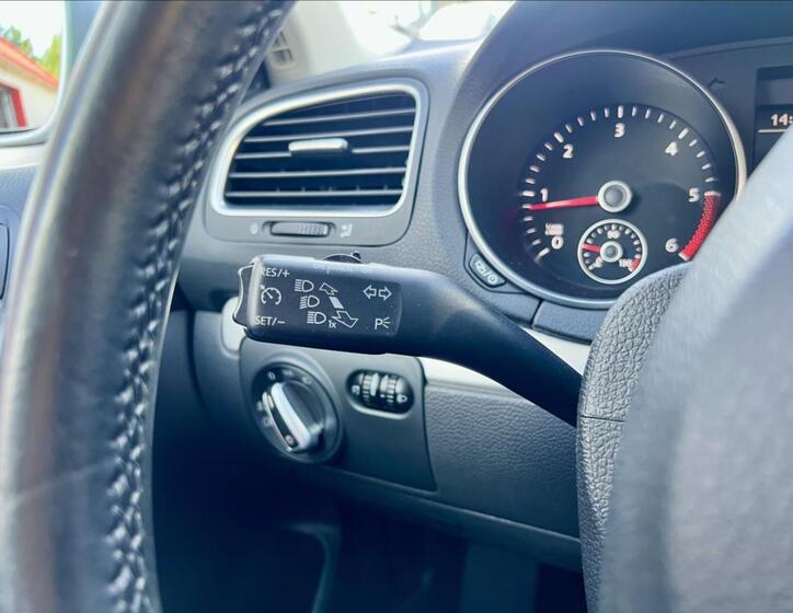Volkswagen Golf 25