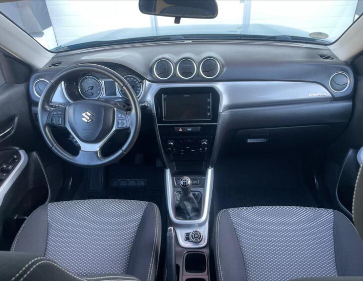 Suzuki Vitara 12