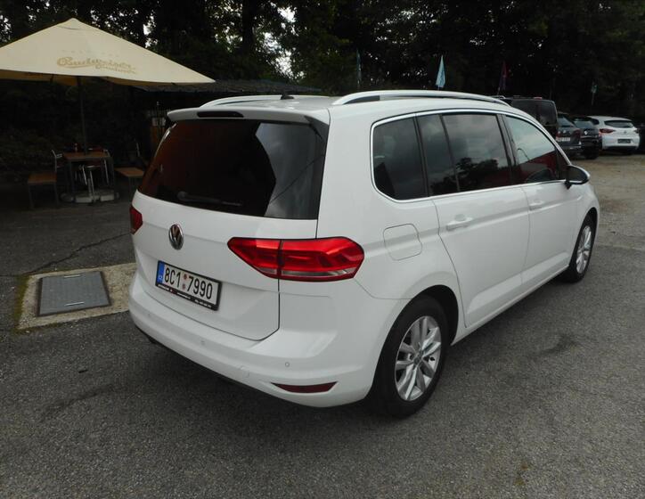 Volkswagen Touran 5