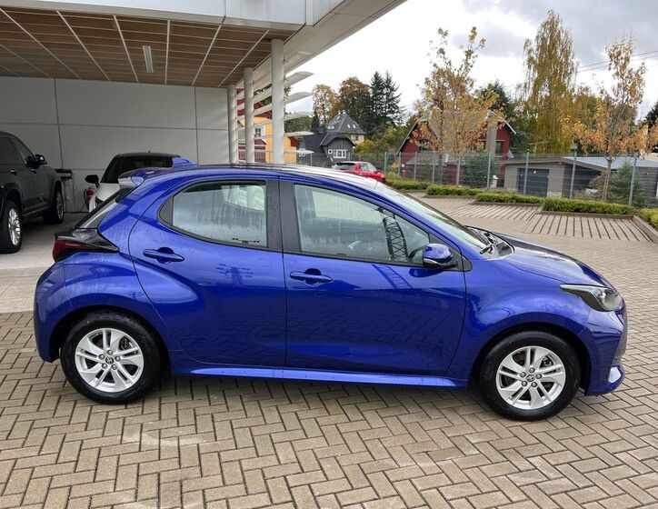 Toyota Yaris 8