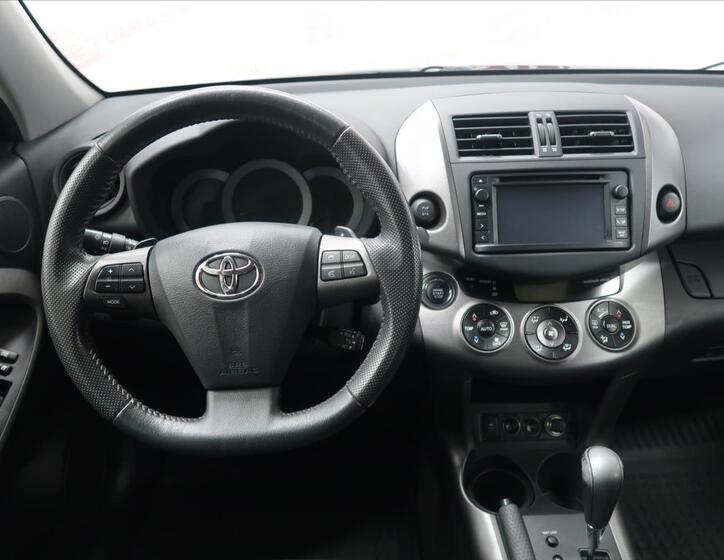 Toyota RAV4 29