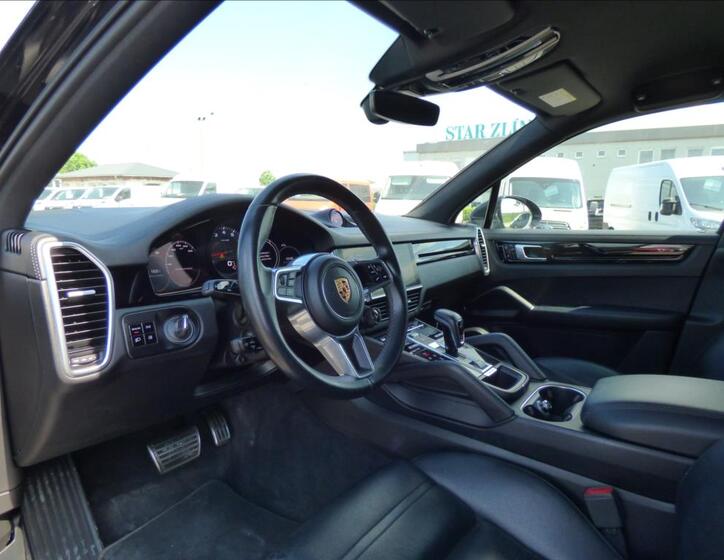 Porsche Cayenne 11