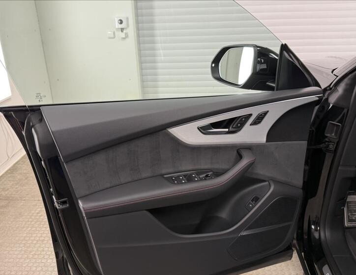 Audi Q8 18