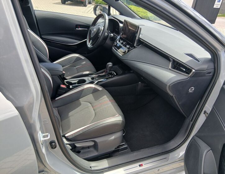 Toyota Corolla 16