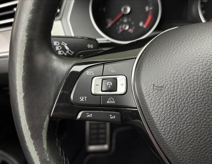 Volkswagen Passat 9