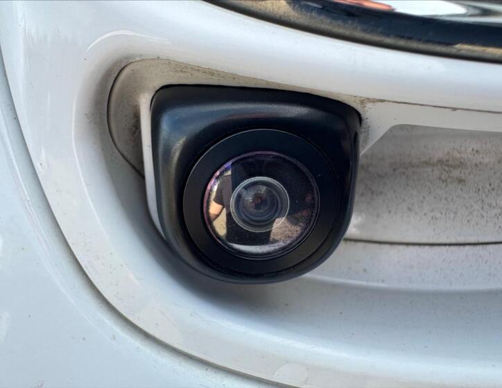 Hyundai IONIQ 31