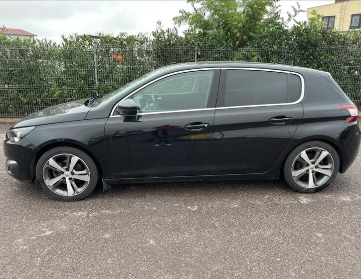 Peugeot 308 4