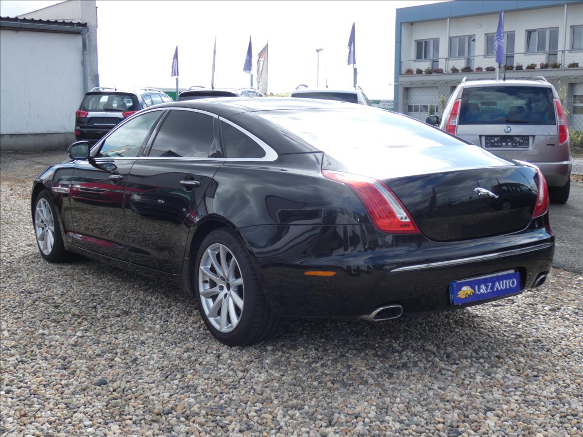 Jaguar XJ