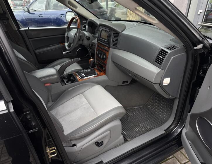 Jeep Grand Cherokee 19