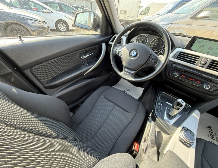 BMW Řada 3 30