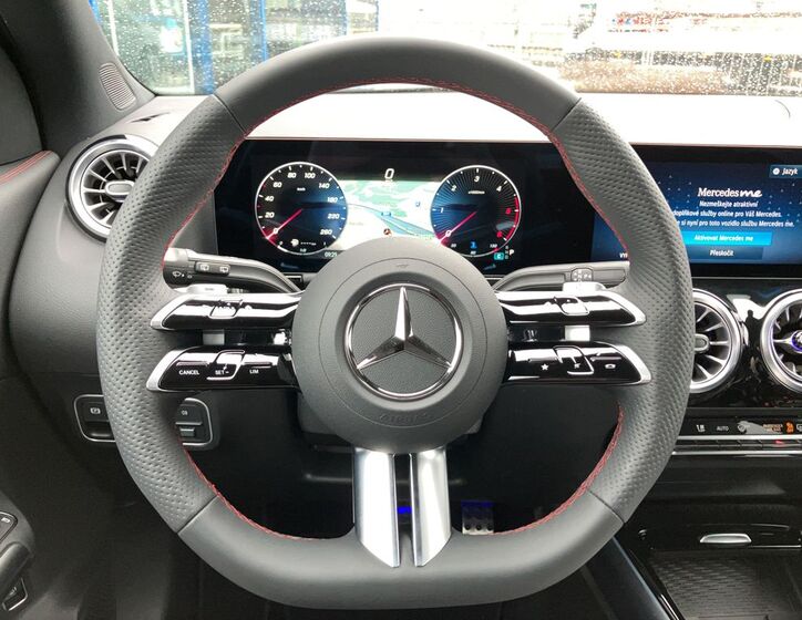 Mercedes-Benz GLA 18