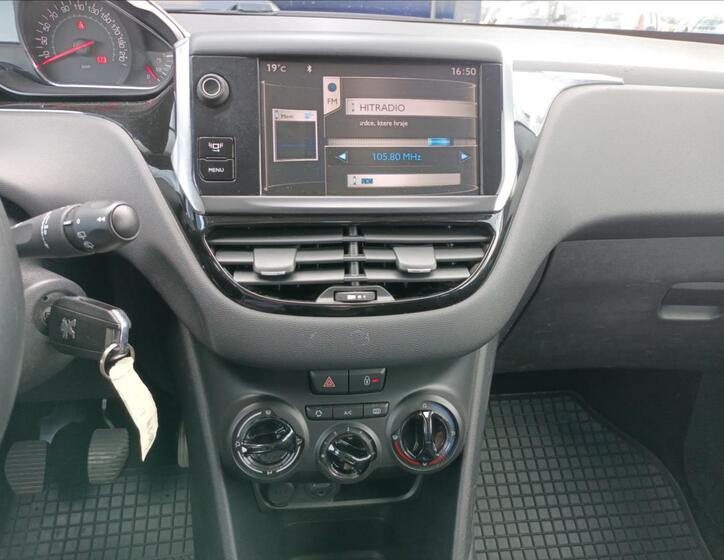 Peugeot 208 16