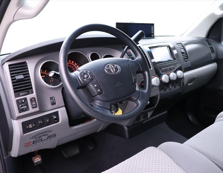 Toyota Tundra 30