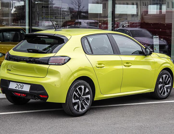 Peugeot 208 5