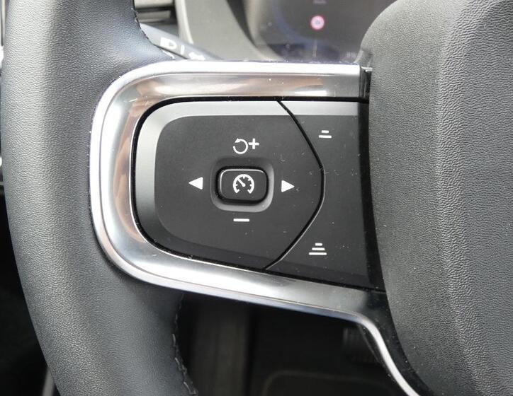 Volvo XC40 11