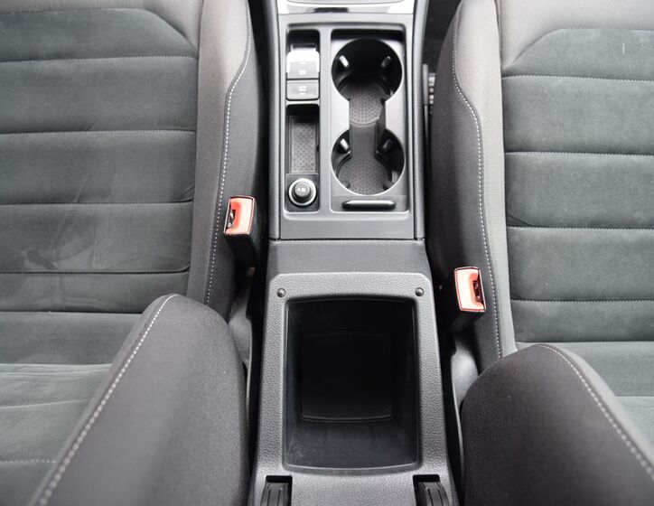 Volkswagen Golf 38