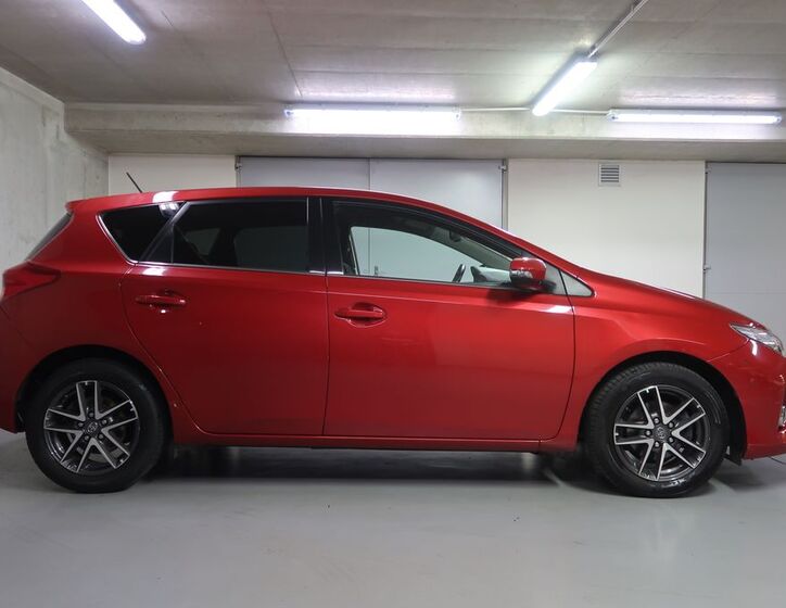 Toyota Auris 4