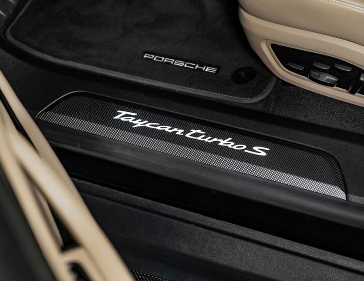 Porsche Taycan 19