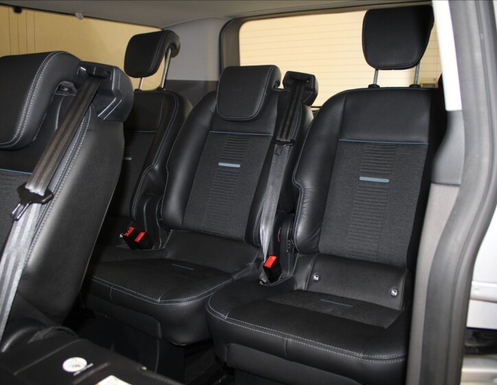 Ford Tourneo Custom 8